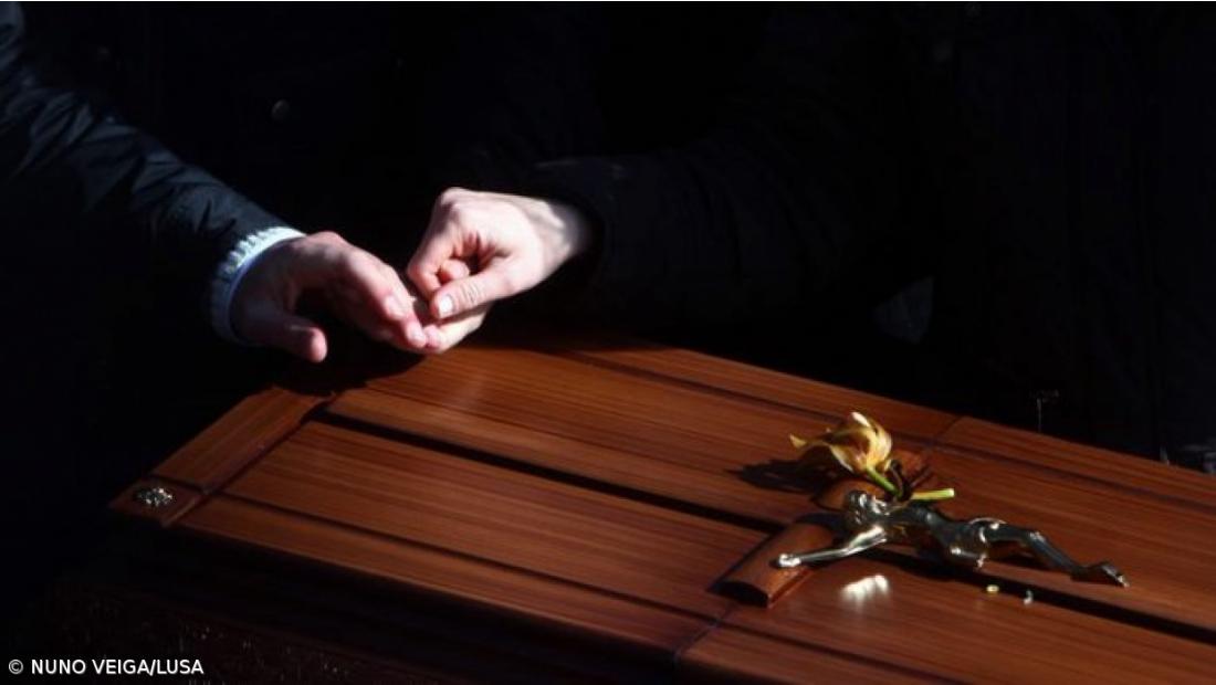 Investigadores querem saber como o estado de emergência afetou o luto