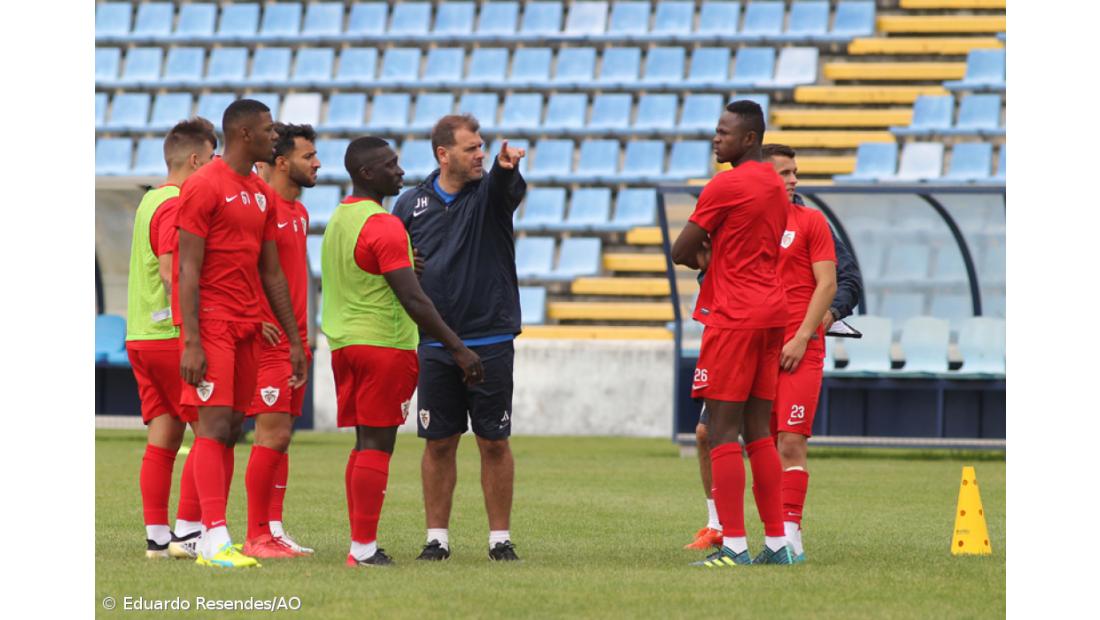 César Martins assina por duas épocas com o Santa Clara