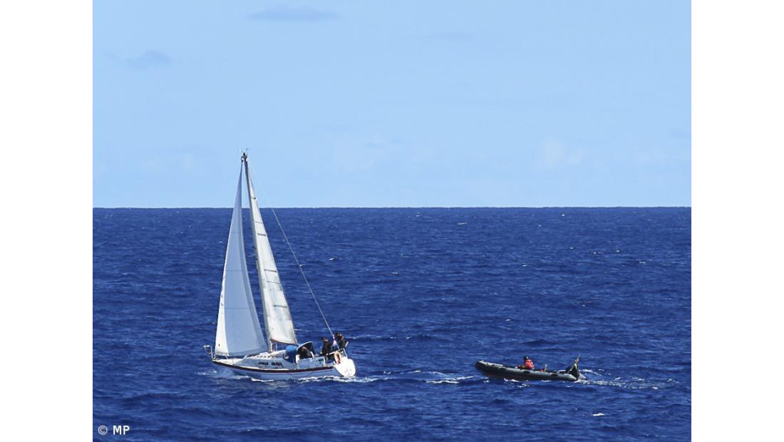 Marinha assiste embarcação de recreio em risco de afundar nos Açores – Imagem 2