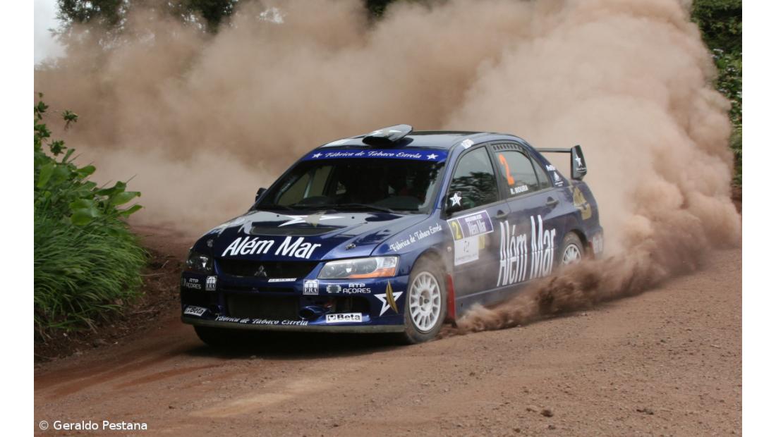 Ricardo Moura na liderança do Rali Ilha Lilás