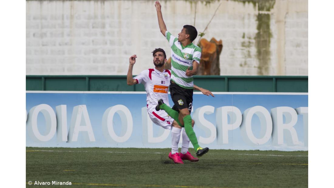 Bosingwa regressa para a ala direita do Sporting Ideal