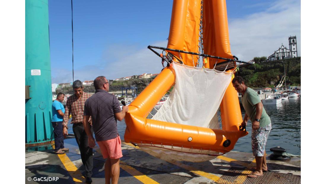 Dispositivo inovador de recolha de lixo marinho testado em Rabo de Peixe