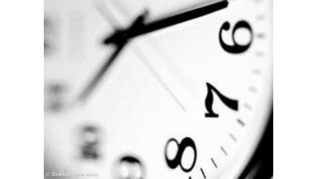 Peritos propõem fim de mudança da hora na UE e harmonização com hora solar