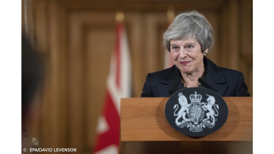 Governo britânico recua e torna gratuita candidaturas dos europeus a residentes