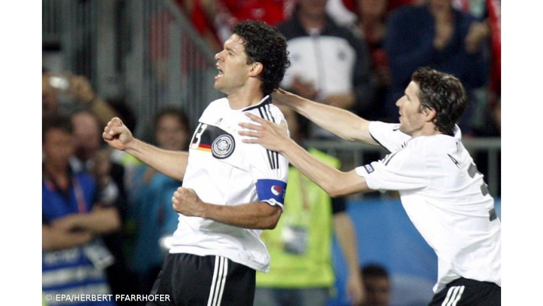  Ballack põe Alemanha na rota de Portugal