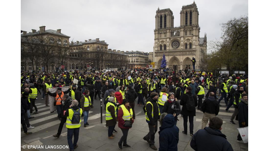 Mobilização de "coletes amarelos" sobe para 84.000 manifestantes em França