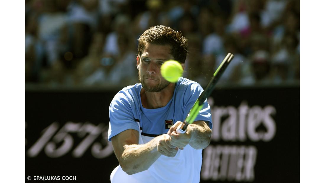 Tenista Pedro Sousa junta-se a João Sousa no quadro principal em Barcelona