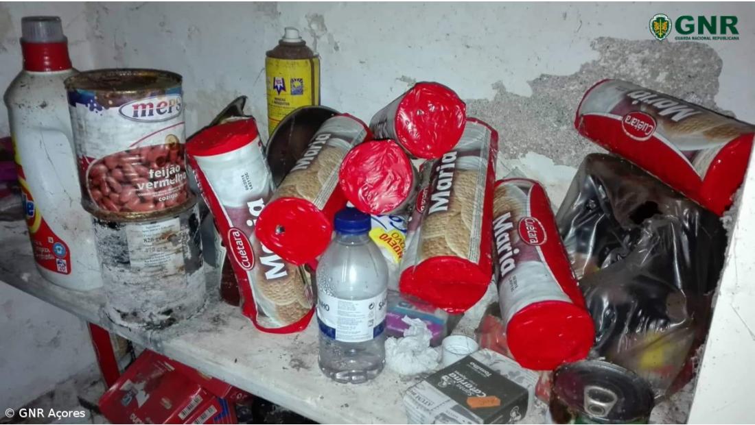 Mulher detida no Corvo por vender bens alimentares fora do prazo – Imagem 2