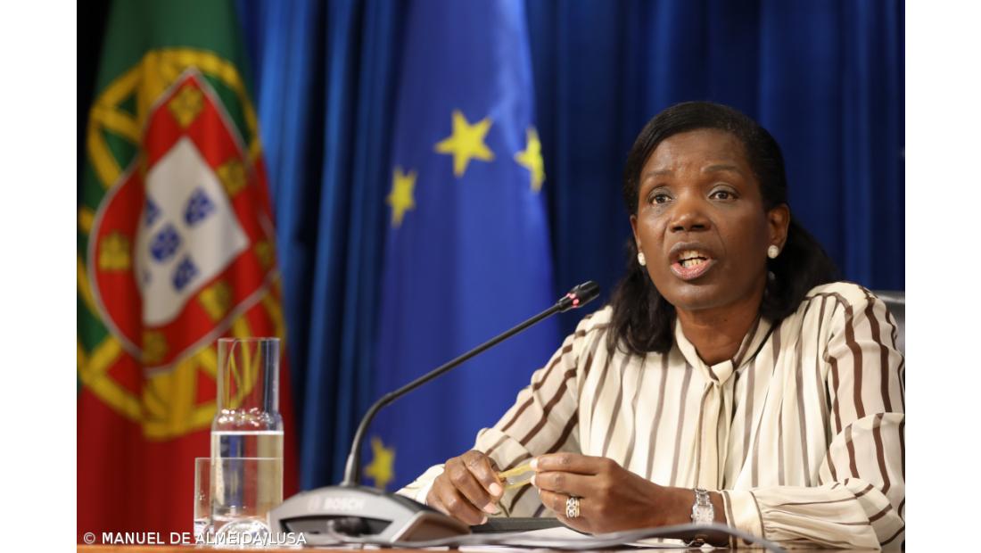 Ministra da Justiça de visita aos Açores