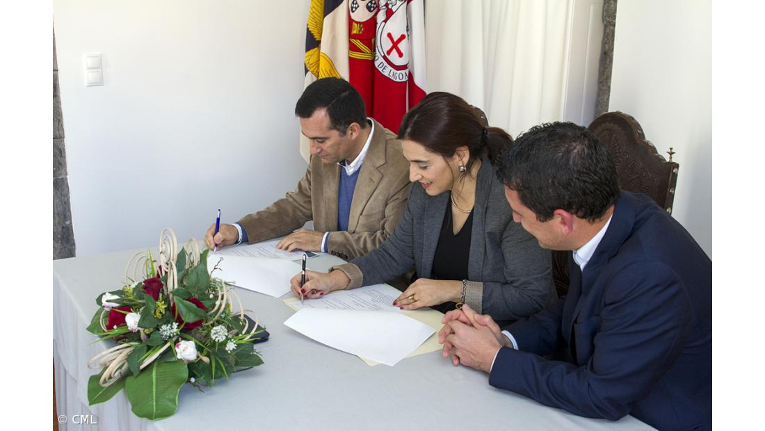 Cristina Calisto assina protocolos de colaboração com Nonagom e EBI de Lagoa – Imagem 2