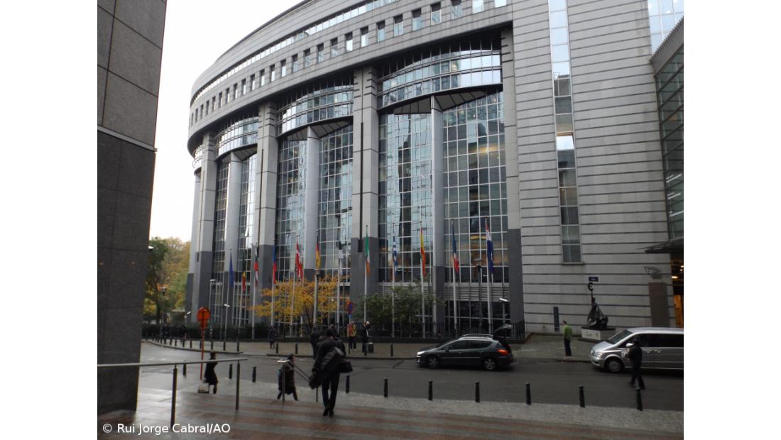 União Europeia preocupada com ligações entre Turquia e Rússia