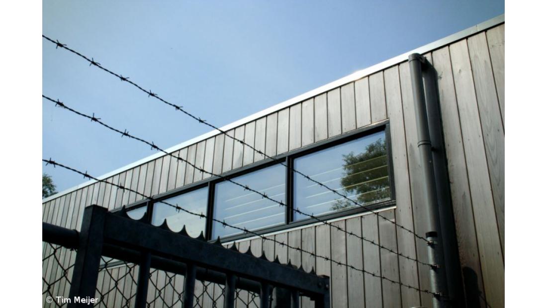 Papa visita cadeia e alerta para sobrelotação nas prisões