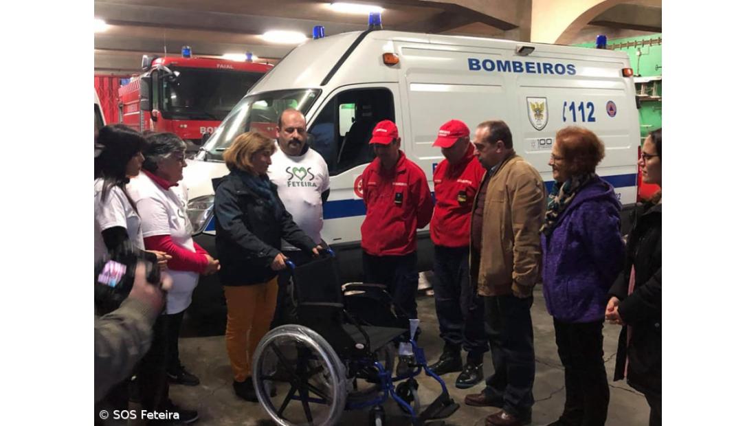 SOS Feteira entrega cadeira de rodas aos bombeiros faialenses – Imagem 2