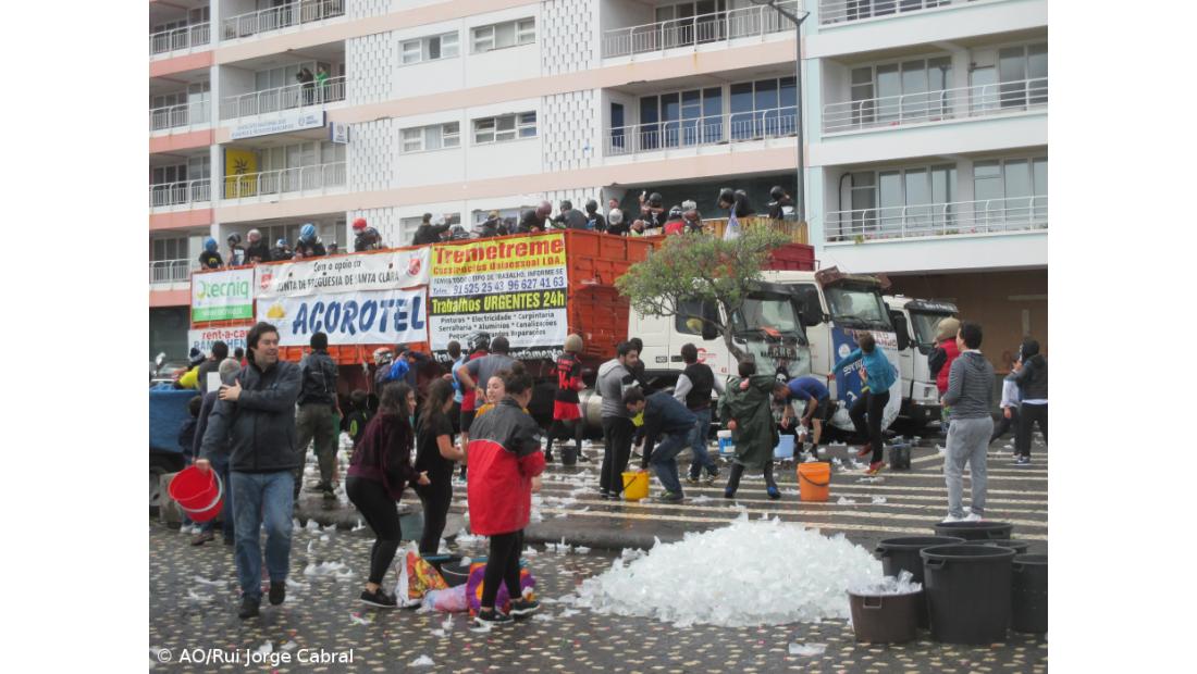 Avenida foi campo de batalha para os guerreiros da água – Imagem 2