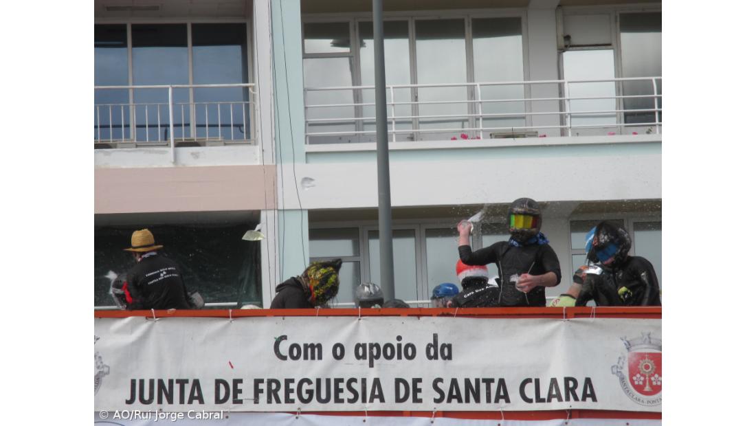 Avenida foi campo de batalha para os guerreiros da água – Imagem 4