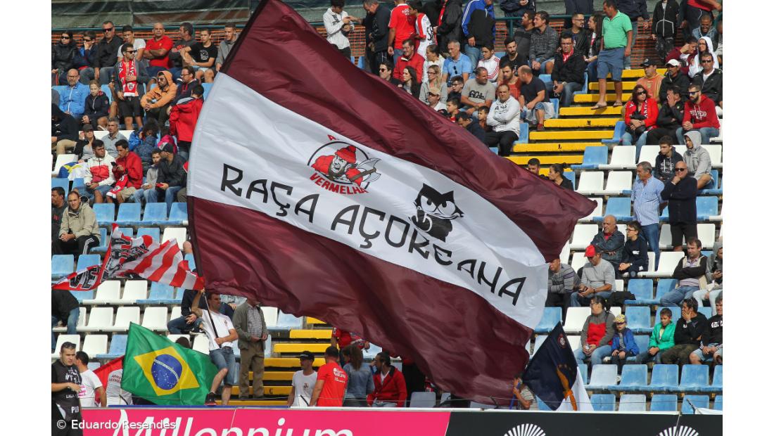 Avançado brasileiro Carlos Júnior reforça Santa Clara por duas temporadas