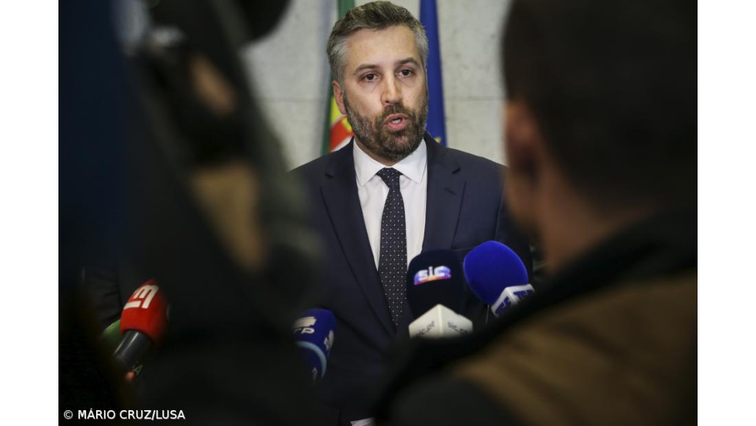 Ministério diz ser "o momento" de implementar "e não alterar" projeto de cabos submarinos