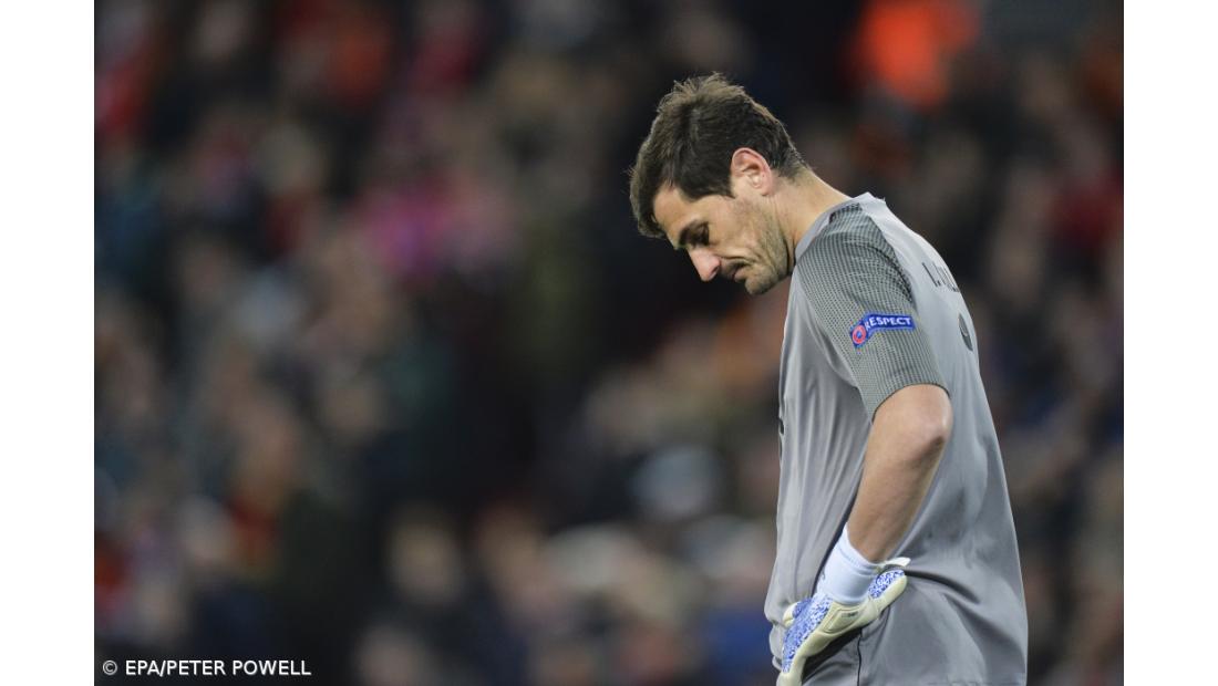 Plantel do FC Porto visita Iker Casillas
