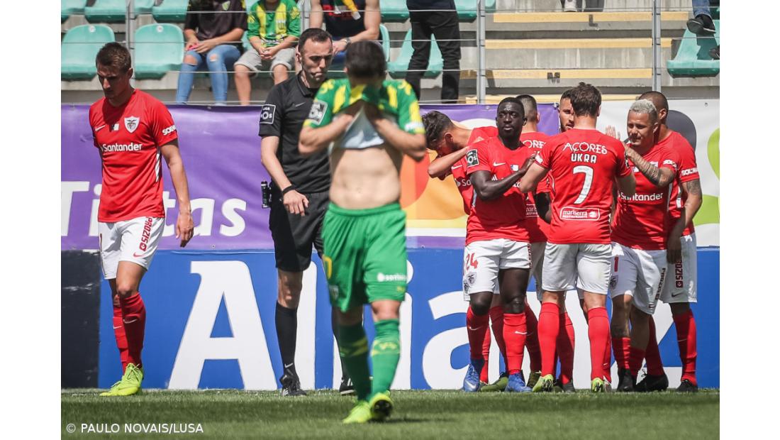 Santa Clara festeja manutenção com regresso às vitórias