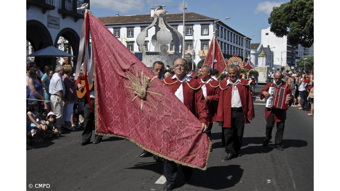 Mordomias do concelho de Ponta Delgada beneficiam de desconto de 20% nos direitos de autor