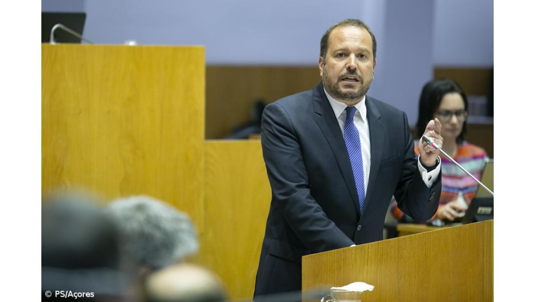 Parlamento dos Açores aprova recomendações sobre redução de plásticos e uso de água