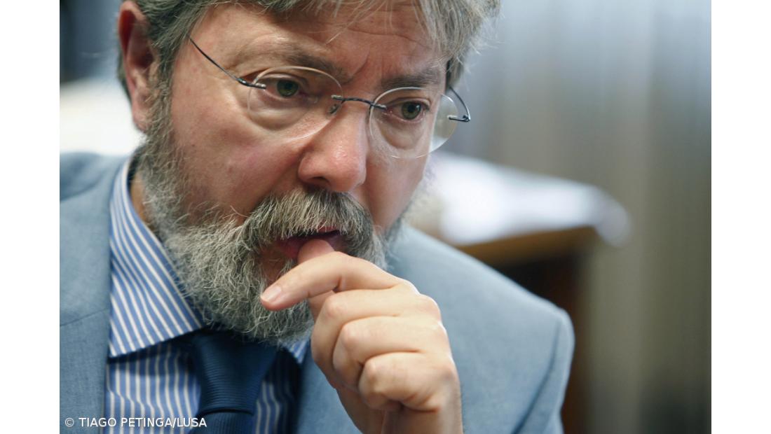 Francisco George alerta para uso indevido de antibióticos