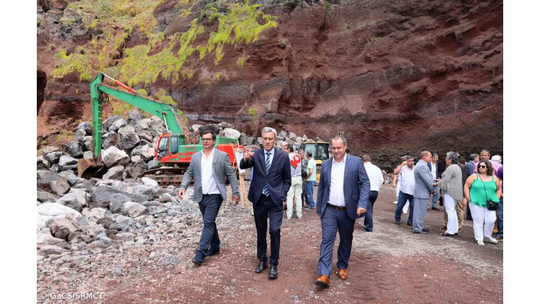 "Porto do Topo vai servir setores da pesca e do turismo" – Imagem 1