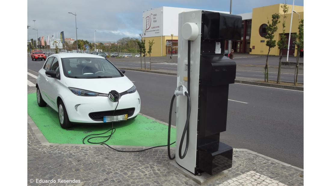Açores precisam aumentar rede pública de carregamento para carros elétricos 