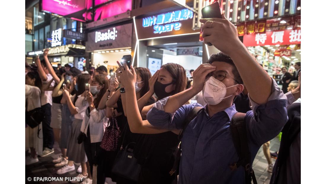 Hong Kong vai adiar eleição para chefe do executivo devido a surto