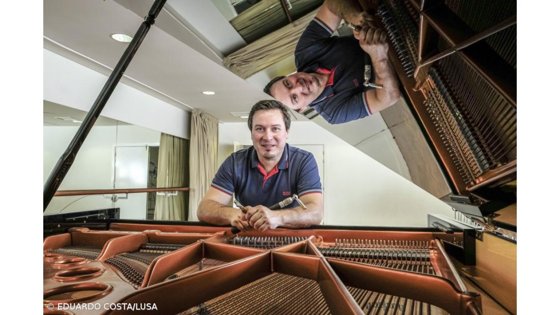 Único afinador de pianos dos Açores diz que ofício é minucioso e especializado – Imagem 3