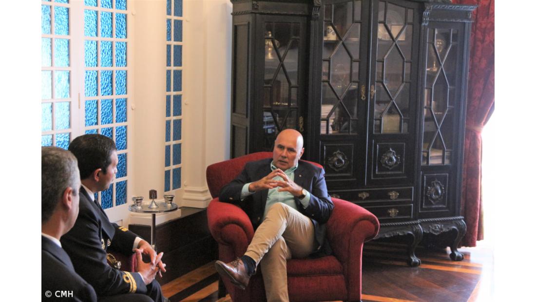 Câmara e empresários no Faial contra centralização do transporte marítimo de mercadorias