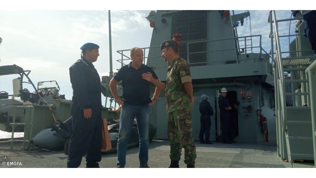 Forças Armadas entregam bens de primeira necessidade na ilha do Corvo – Imagem 4