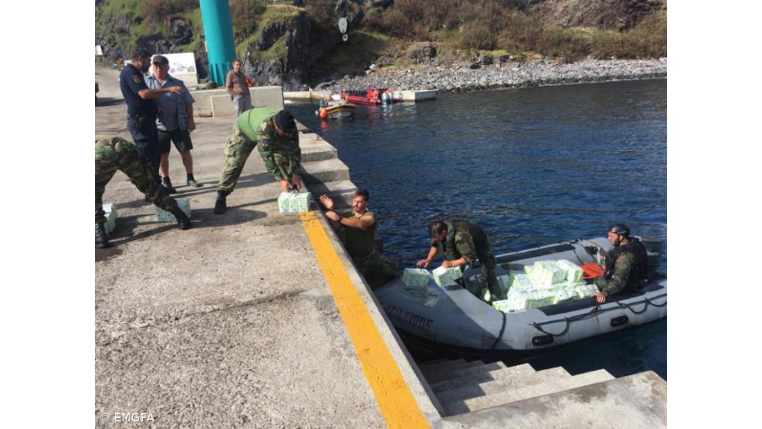 Forças Armadas entregam bens de primeira necessidade na ilha do Corvo – Imagem 5