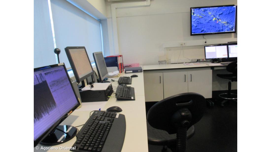 Um sismo sentido nas últimas horas, atividade mantém-se "acima do normal "