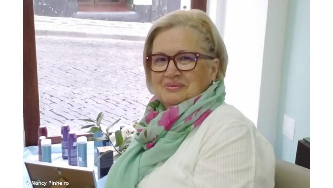 Rosário Pinheiro é cabeleireira há 50 anos – Imagem 4