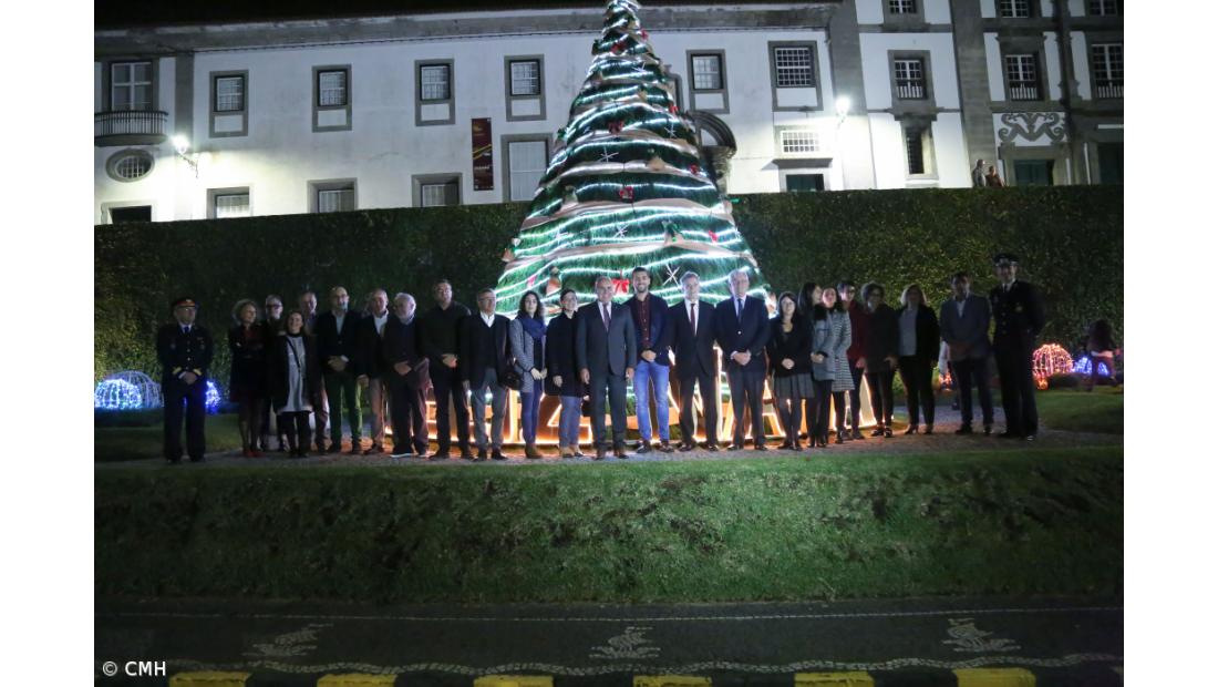 Câmara da Horta desafia lojistas e residentes do centro histórico a iluminarem as suas fachadas – Imagem 2