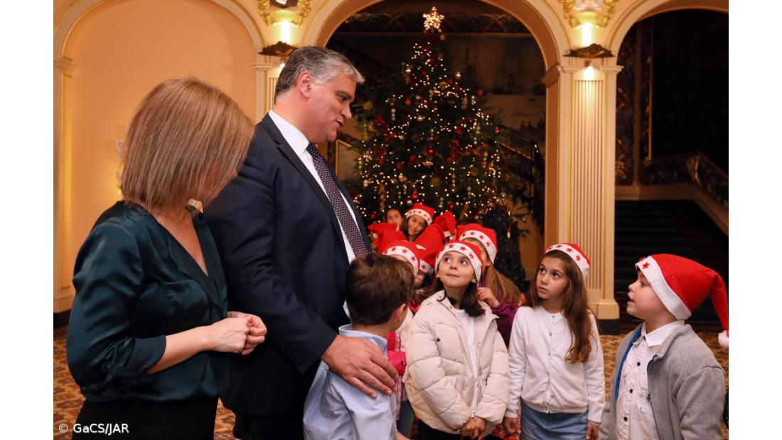 Crianças da Lagoa cumprem a tradição de inaugurar a Árvore de Natal da Presidência – Imagem 3