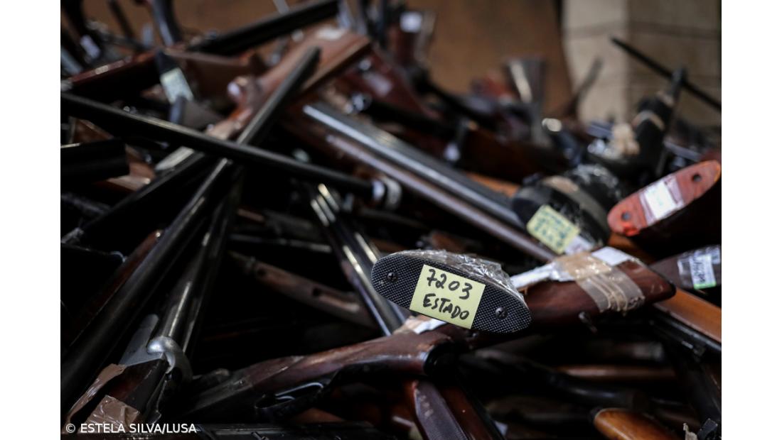 Sabres, bastões, facas e ‘tasers’ entre as 13 mil armas destruidas pela PSP  – Imagem 3