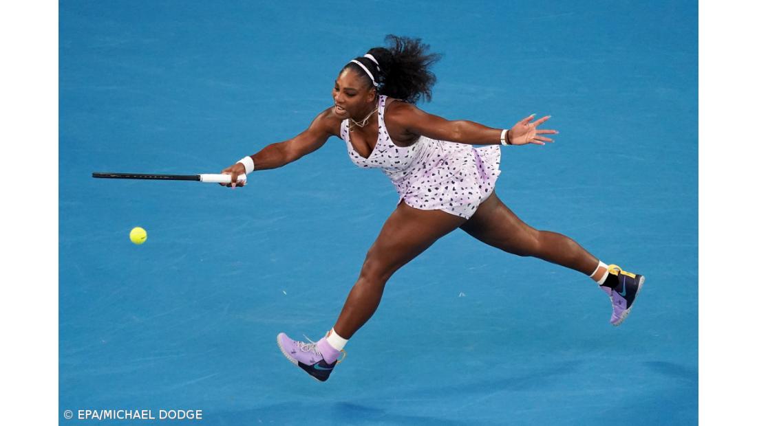 Serena Williams joga em Wimbledon após um ano de ausência