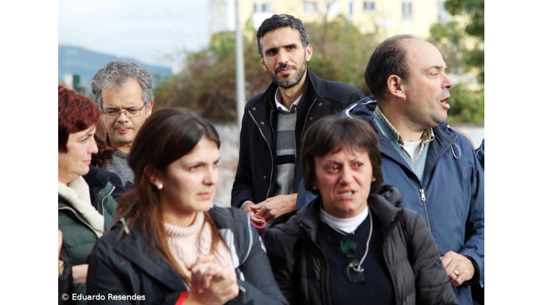 Precários das escolas de São Miguel querem integrar os quadros – Imagem 5