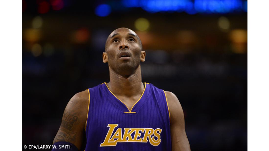 Antiga estrela da NBA Kobe Bryant morre num acidente de helicóptero nos EUA