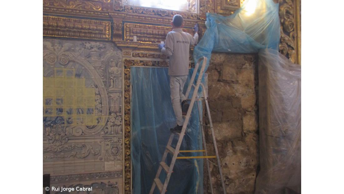 Equipa restaura azulejos que contam vida de Madre Teresa – Imagem 5