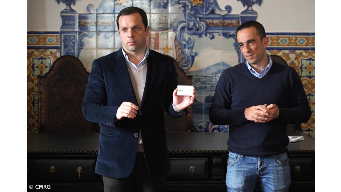 Câmara da Ribeira Grande entrega primeiros cartões do programa abem: – Imagem 2