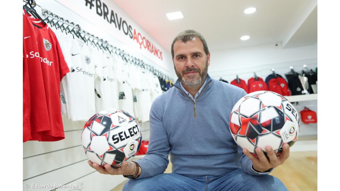 Treinador do Santa Clara diz que vai a Alvalade “à procura dos três pontos” 