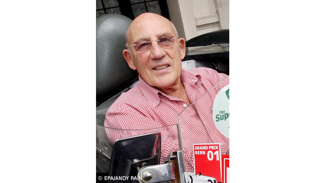 Antigo piloto britânico Stirling Moss morre aos 90 anos