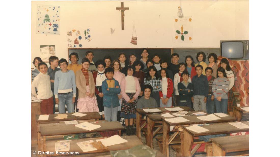 Quando as aulas vinham em videocassetes e passavam na TV