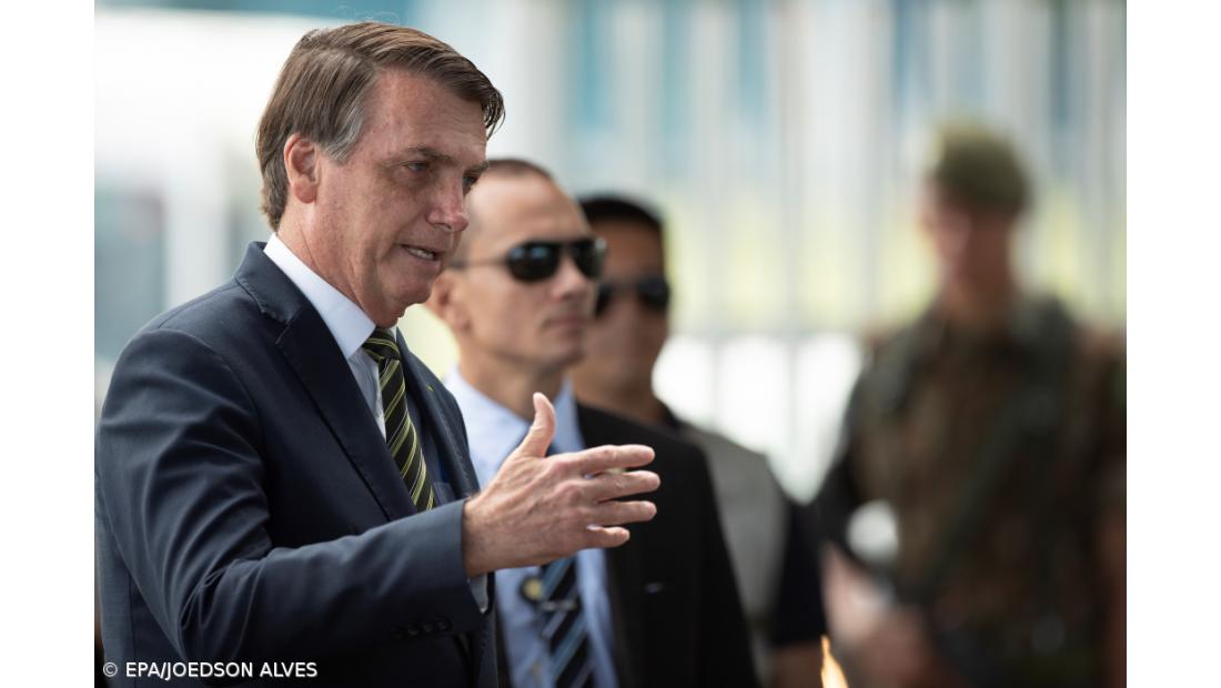 Bolsonaro muda ministro da Saúde em pleno pico da pandemia e escolhe cardiologista