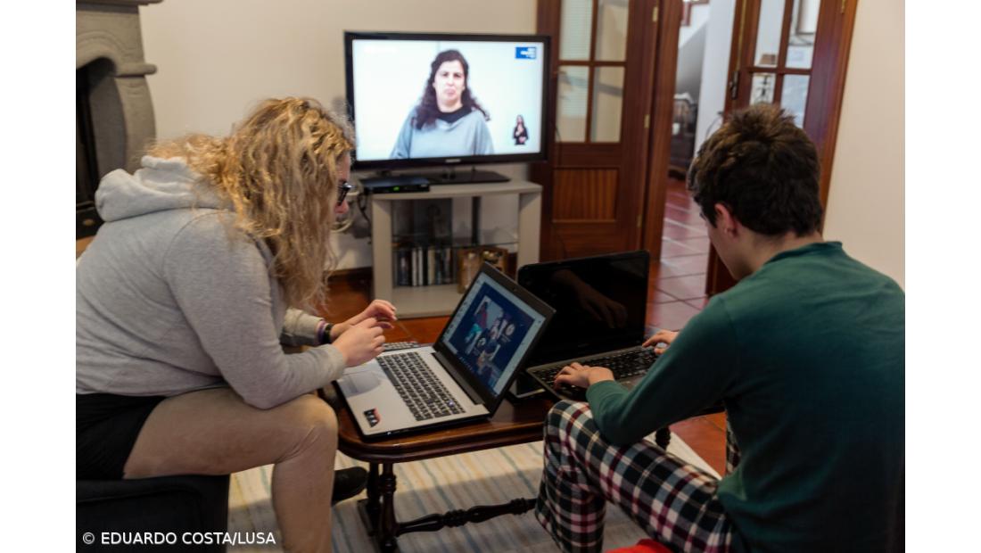 Pais e professores em São Miguel tentam ainda adaptar-se ao ensino digital – Imagem 3