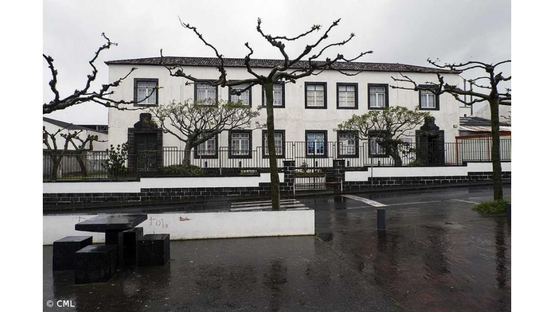 Construção de alpendre na EBI/JI Prof. Octávio Gomes Filipe – Imagem 1