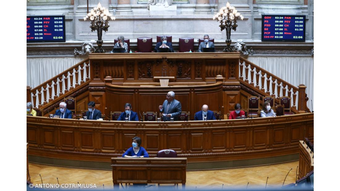 Assembleia da República admite medição da temperatura à entrada